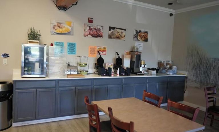 Breakfast available at Coratel Inn And Suites By Jasper Ocean Shores.