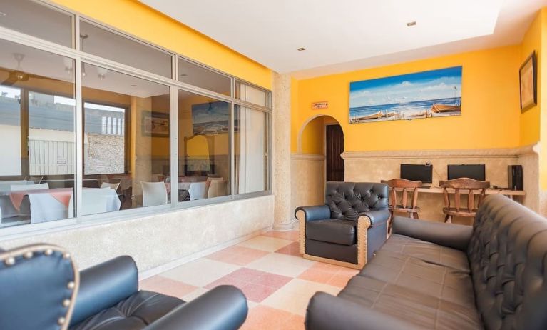 Lobby and coworking lounge at Hotel Rivera Del Mar.