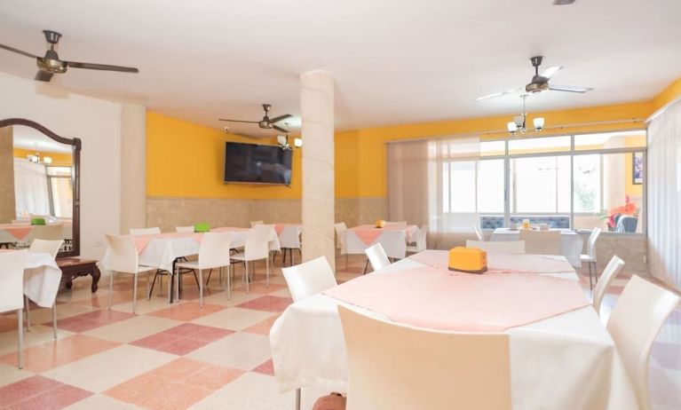 Dining room at Hotel Rivera Del Mar.