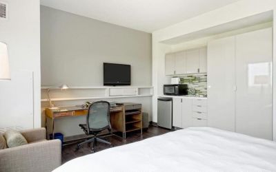Day use room with TV at Element Miami Doral.