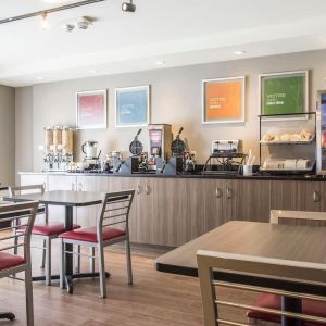 Dining area at Comfort Inn Sherbrooke.