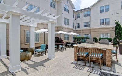 Breezy terrace at Homewood Suites By Hilton Newark-Cranford.