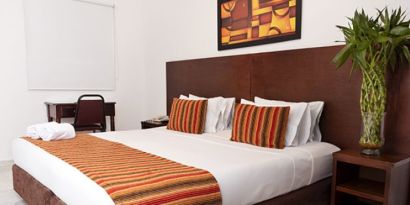 Tama Hotel Granada Real