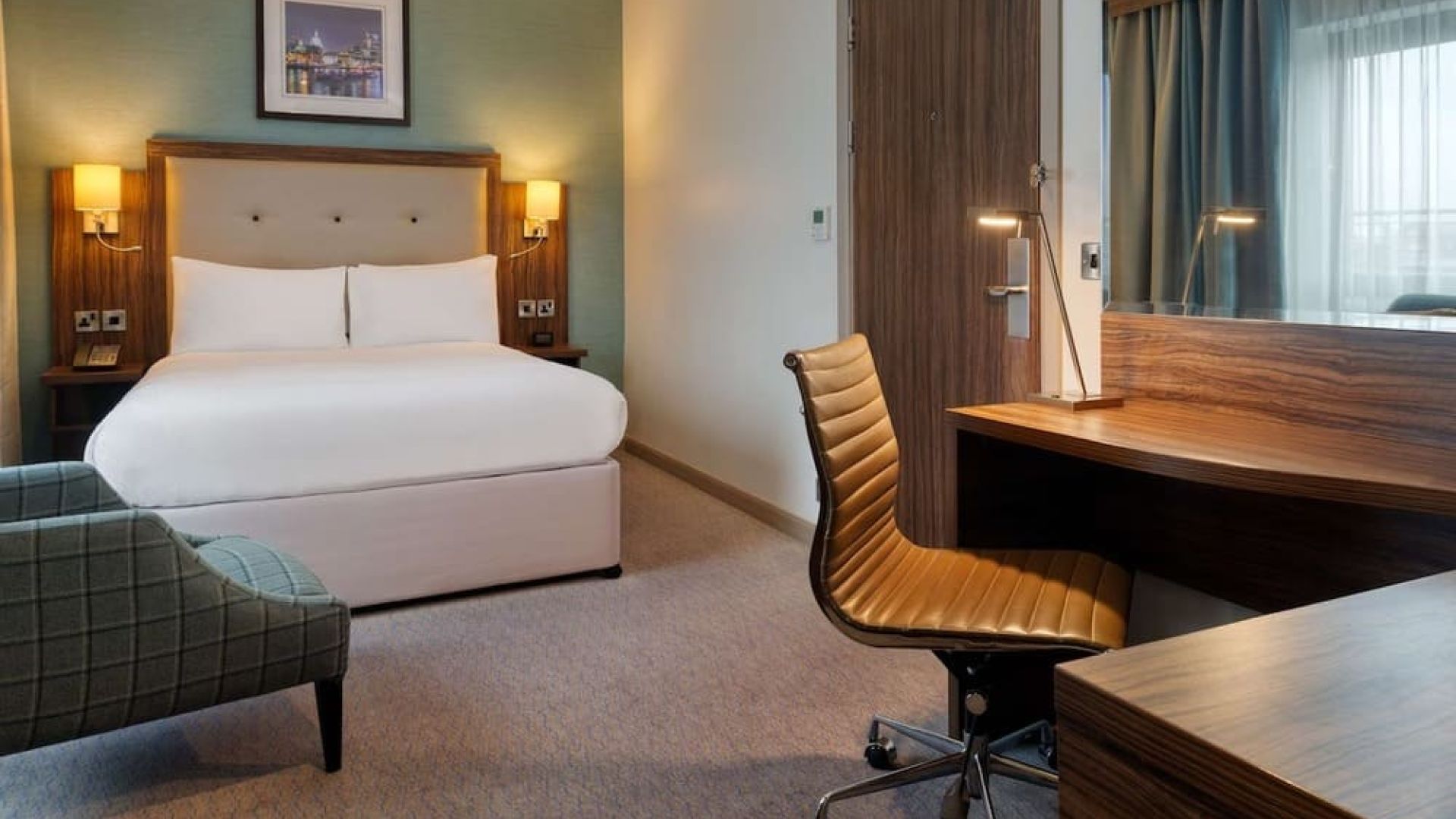 DoubleTree By Hilton London Angel Kings Cross - London Day Use Rooms ...