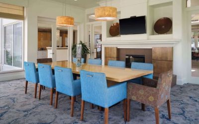 Dining area at Hilton Garden Inn IAH Houston.
