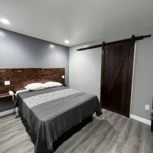 Day use room with AC at ERTH INN By AGA Bell Gardens.