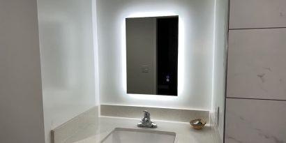 Private bathroom at ERTH INN By AGA Bell Gardens.