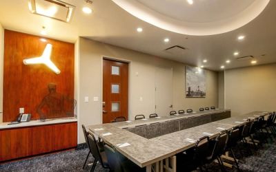 Professional meeting room at Fairfield Inn & Suites New York Brooklyn.