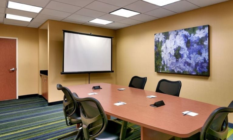 Professional meeting room at Fairfield Inn & Suites By Marriott Tallahassee Central.