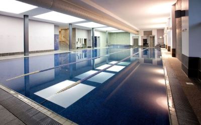 Refreshing indoor pool at DoubleTree By Hilton Bristol South - Cadbury House.