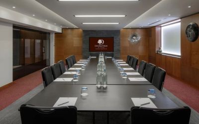 Professional meeting room at DoubleTree by Hilton London Greenwich.