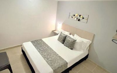 12 Nights Hotel