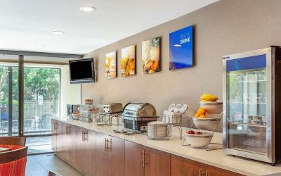 Breakfast available at Comfort Suites Oakbrook Terrace.