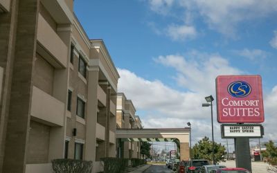 Hotel parking at Comfort Suites Oakbrook Terrace.