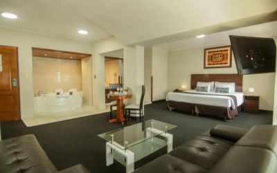 Epiqus Hotel