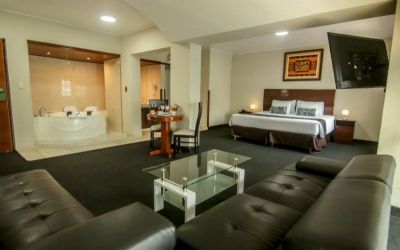 Epiqus Hotel