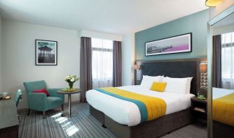 Day use room with natural light at Leonardo Hotel Brighton.