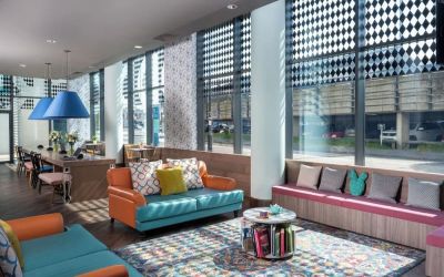 Lobby and coworking lounge at Leonardo Hotel Brighton.