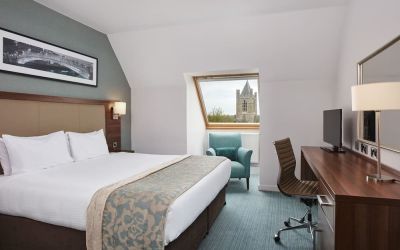Day use room with work desk at Leonardo Hotel Dublin Christchurch.