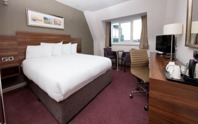 Day use room with natural light at Leonardo Hotel Cork.
