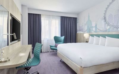 Day use room with work desk at Leonardo Hotel London Croydon.