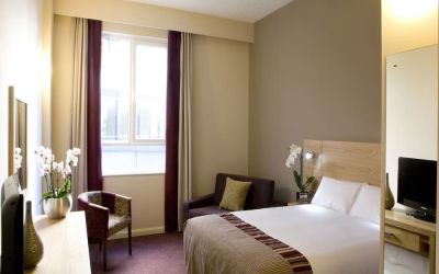 Day use room with natural light at Leonardo Hotel Derby.
