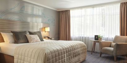 Day use room with natural light at Leonardo Royal Hotel Oxford.