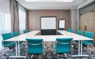 Professional meeting room at Leonardo Royal Hotel Oxford.