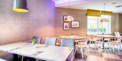 Dining area perfect for coworking at Leonardo Royal Hotel Edinburgh Haymarket. 