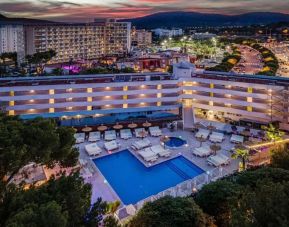 Hotel exterior with pool at INN Mallorca Aparthotel.