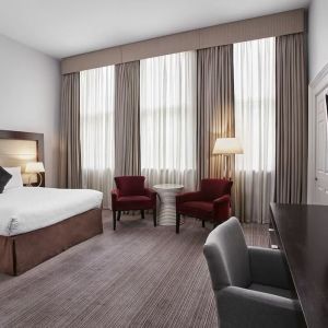 King room at Leonardo Hotel Cardiff.