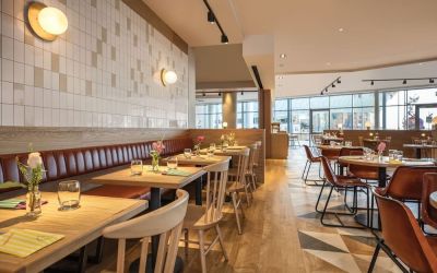 Dining area perfect for coworking at Leonardo Hotel Liverpool.
