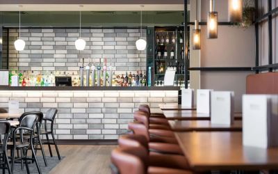 Hotel bar perfect for coworking at Hilton Garden Inn London Heathrow Airport.