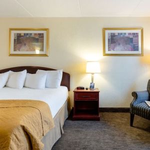 Standard day use room at Travelodge Ottawa East.