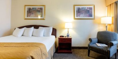 Standard day use room at Travelodge Ottawa East.