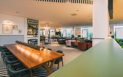 Restaurant area perfect for lounge and co-working at the Hilton Reading. 