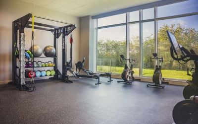 Fitness center with equipment and machines at the Hilton Reading.