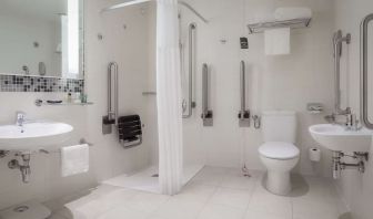 Guest bathroom at the Hilton Reading.