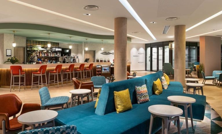 Dining area perfect for coworking at Hampton By Hilton Torquay.