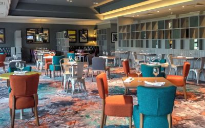 Dining area perfect for coworking at DoubleTree By Hilton Edinburgh Airport.