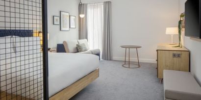 Day use room with natural light at Hilton Garden Inn Stoke On Trent.