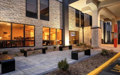 Outdoor seating area at Best Western Plus Secaucus Meadowlands.