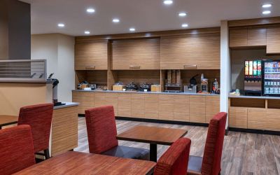 Dining room at TownePlace Suites Edgewood Aberdeen.