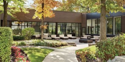 Beautiful and relaxing courtyard at the Double Tree Toronto Airport West.