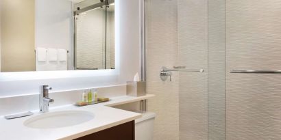 Day use guest bathroom at the Double Tree Toronto Airport West.