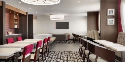 Executive lounge perfect for co-working  at the Double Tree Toronto Airport West.