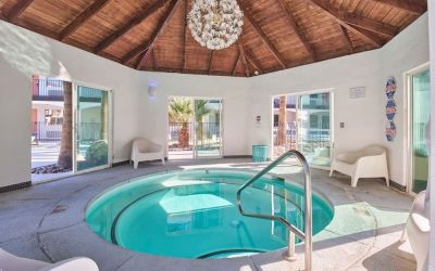 Indoor spa tub at Aqua Soleil Hotel & Mineral Water Spa.