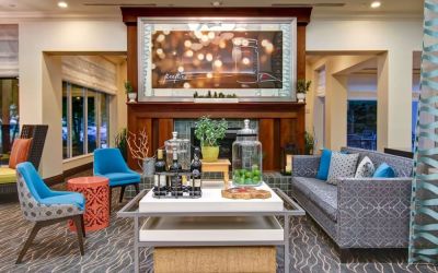 Hotel lobby and lounge area at Hilton Garden Inn Toronto/Burlington.