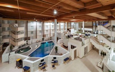 Pool area at Wyndham DFW Airport.