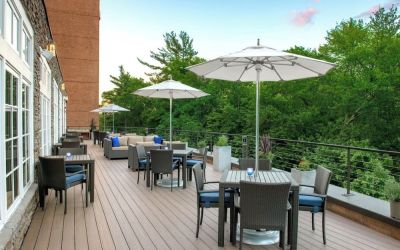 Outdoor seating and garden at Boston Marriott Burlington.